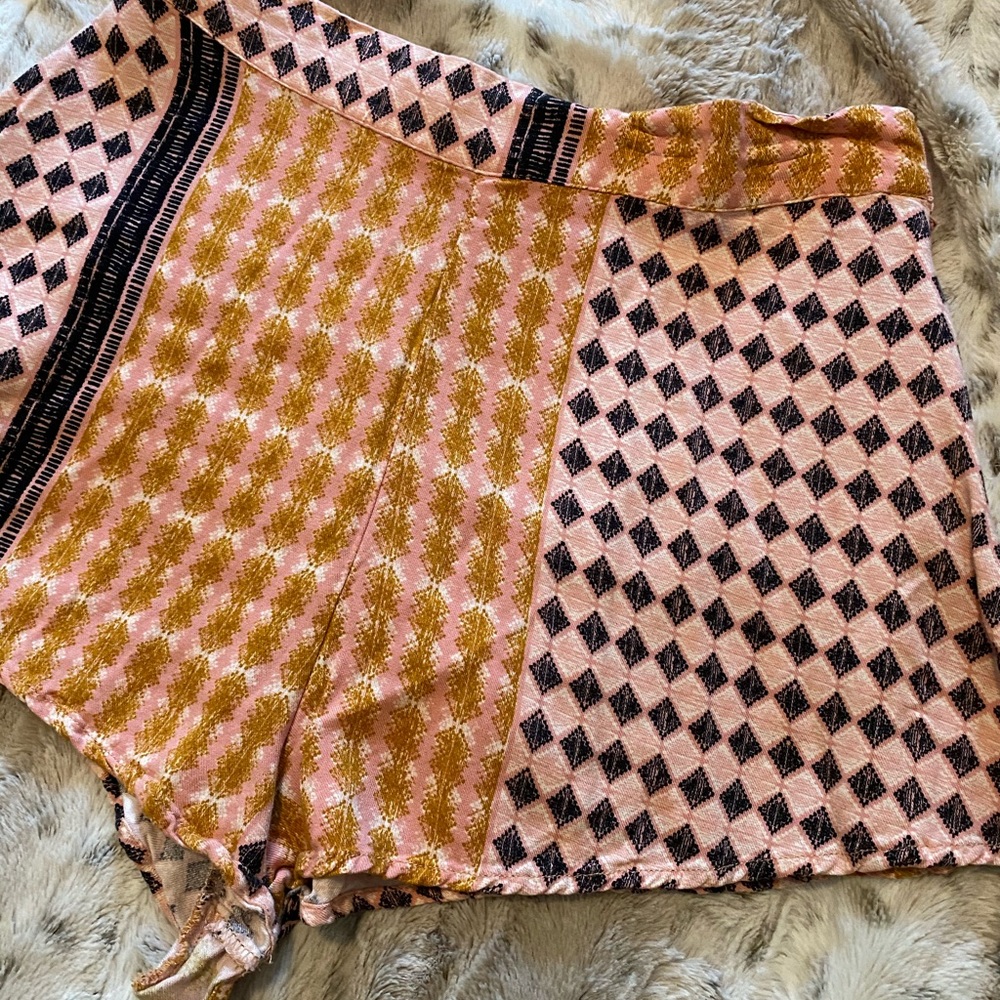 Patterned Shorts - image 3